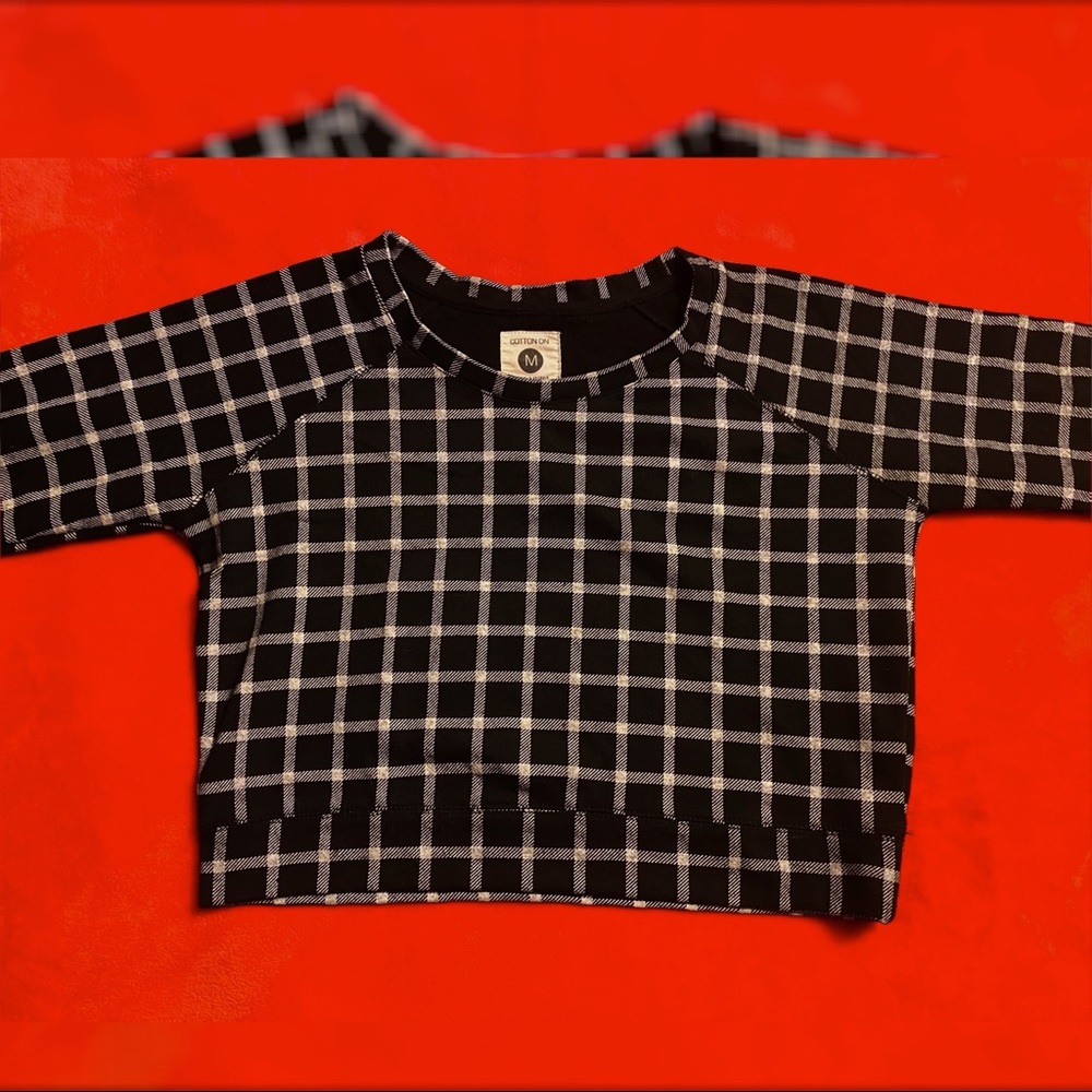 COTTON ON B&W PLAID CROP SWEATER